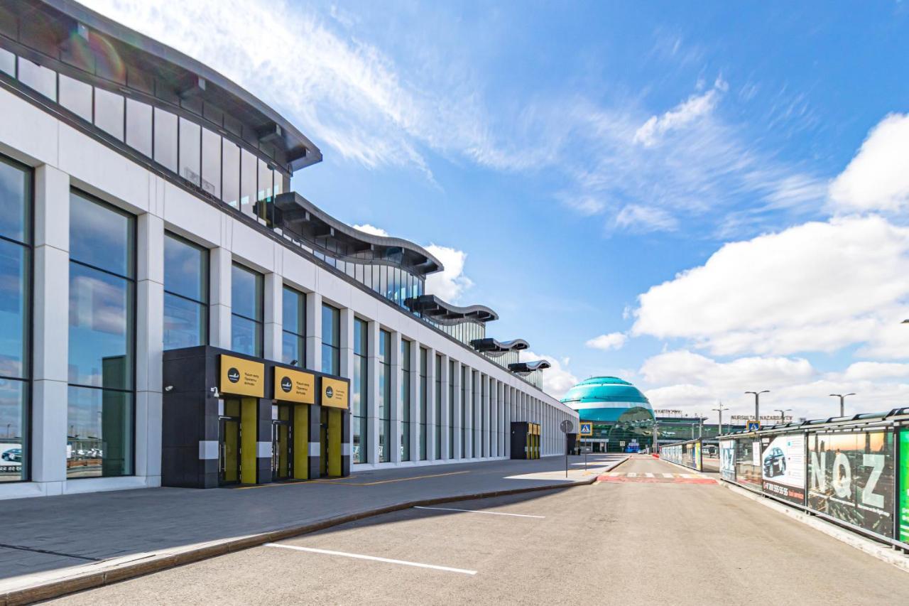 Caps Lock Airport Hotel Astana Eksteriør bilde